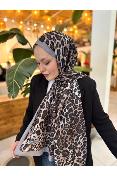 Parla Leopard Pattern Shawl