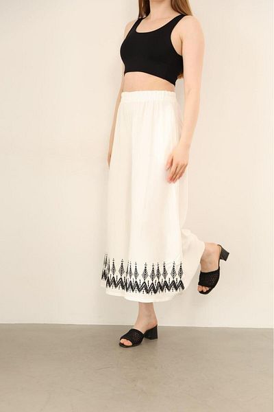 Güler Casual Embroidered Loose Cut White Trousers