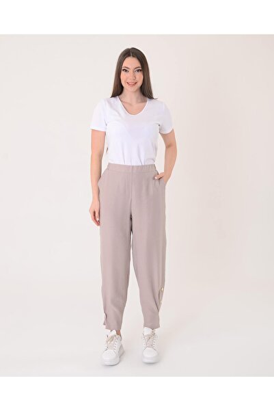 Vedi Minimalist V-Neck Short Sleeve Women's T-Shirt - Casual