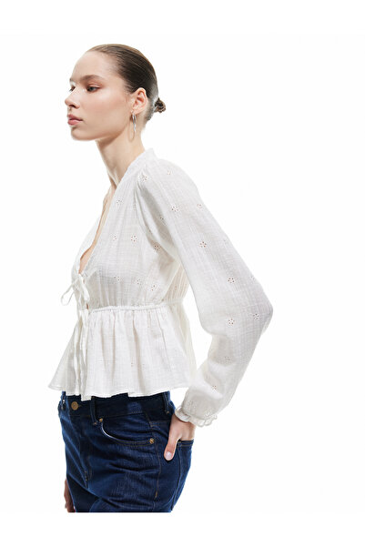 Koton Віскозна блузка з довгими рукавами з V-подібним вирізом і шнурівкою Brodeli