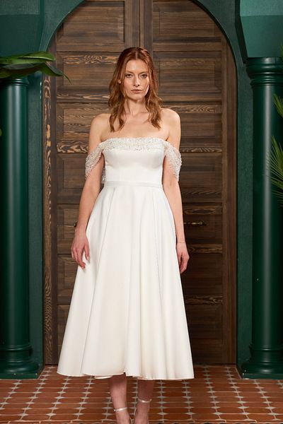 Lenta Wedding Αρραβωνιαστικό και βραδινό φόρεμα με λευκή επένδυση με δαντέλα με λεπτομέρειες σε μεσαίο μήκος