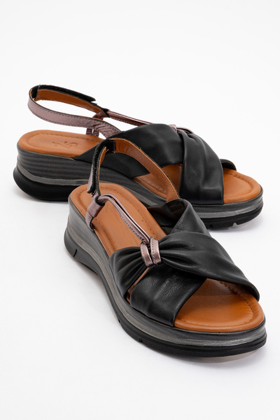 Zeynep Sıradağlı صنادل سينواي الجلدية الأصلية باللون الأسود البرونزي