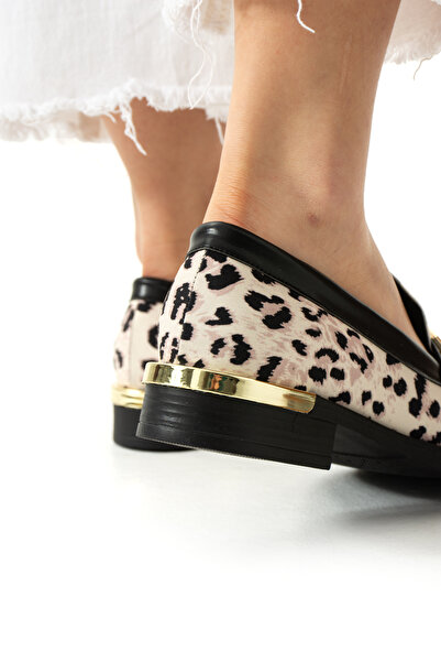 Güllü Shoes Kadın Bej Leopar Desenli Vegan Süet Loafer Şık, Konforlu, Kaymaz Taban, Altın Zincir Detay Ayakkabı