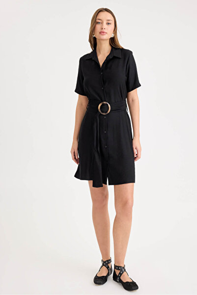 Vitrin Коротке плаття з ґудзиками спереду та поясом