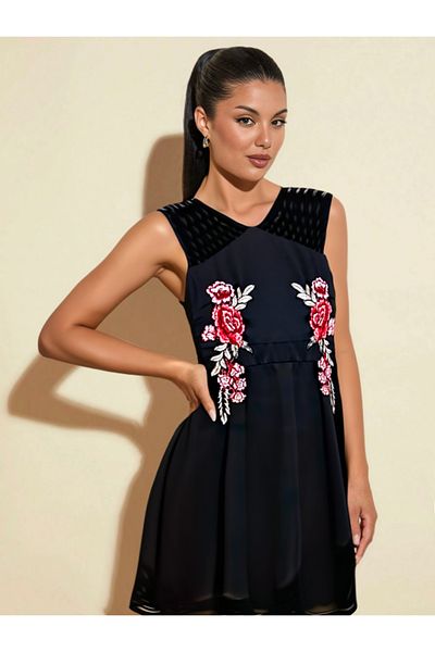 FASHION COCKTAIL Rochie din poliester cu fermoar la spate, brodata cu flori de trandafir simetrice