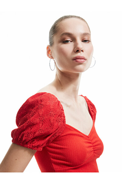 Koton Balloon Sleeve Embroidery Detailed Heart Neck Crop T-Shirt Bürümcük