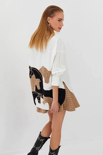 FASHION COCKTAIL Риза от туид с бродерия с кон - асиметричен джоб с копчета
