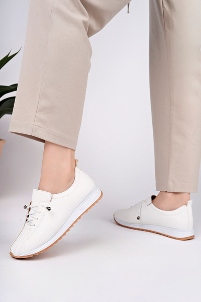 pasyone White Women's Casual Shoes