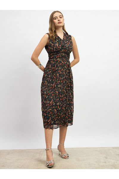 Styli Paisley Print Pleated A-Line Midi Dress