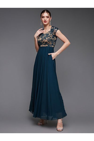 Miss Chase By Styli Lace Insert Sweetheart Neck A-Line Maxi Dress