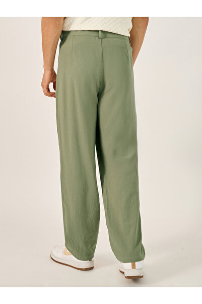 Styli Textured Relaxed Fit Pleated Trousers