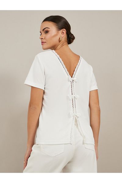 Styli Textured Round Neck Lace Detail T-Shirt with Bow Detail