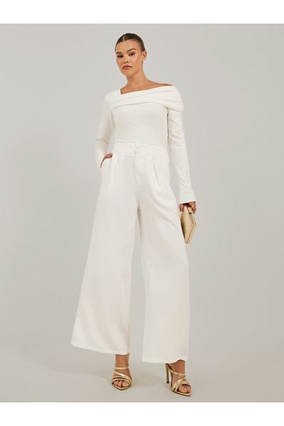 Styli Pleated Wide Leg Pants with Double Buttoned Waistband