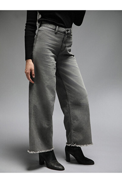 High Star By Styli High Rise Faded Flared Jeans with Raw Edge Hem