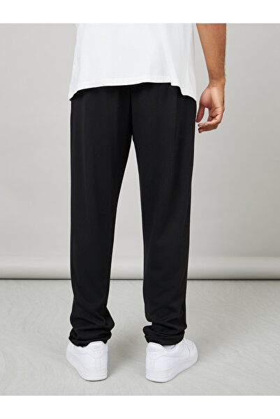 Styli Premium Texture Knitted Pants with Zipper Pocket Detail