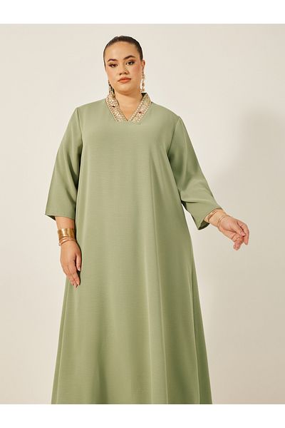 Styli Plus Size Embellished V-Neck Jalabiya