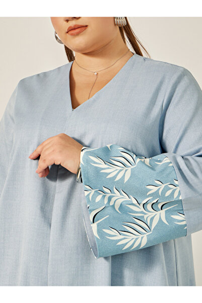 Styli Plus Size A-Line Front Open Abaya with Printed Tonal Detail