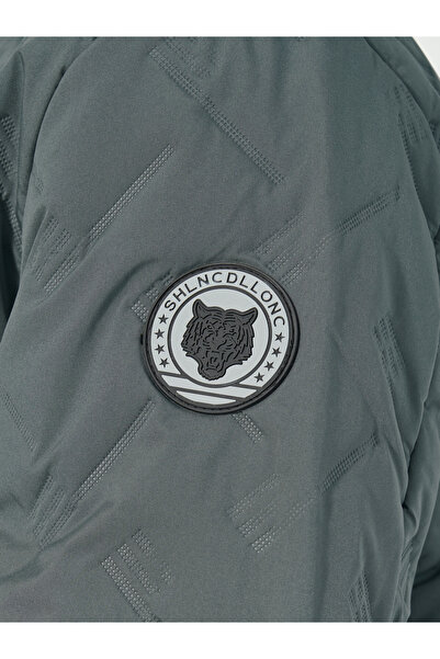 Styli Chevron Quilted Puffer Jacket with Faux Fur Lining and Badge Detail