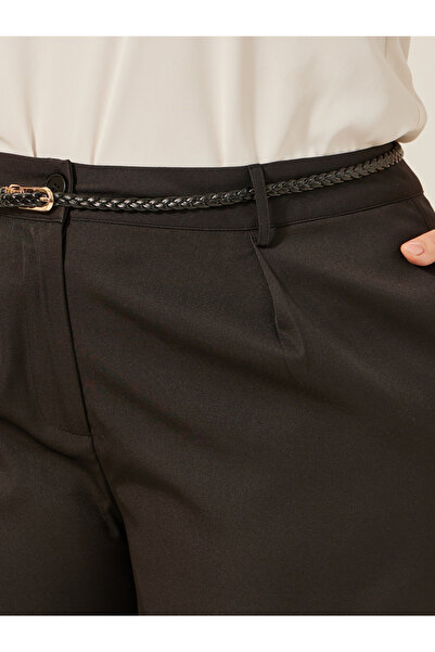 Styli Plus Size Mid Rise Straight Fit Pants