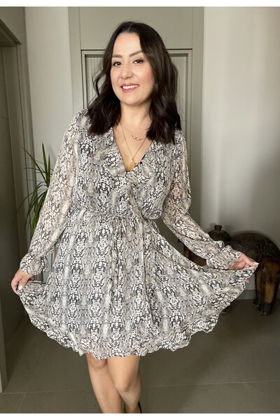 Butik Yılan Desenli Astarlı Tül Kumaş V Yakalı Uzun Tül Kol Beli Bağlamalı Elbise
