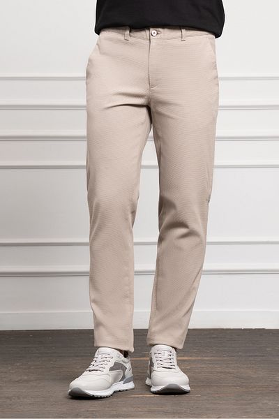 Morven Men's Beige Dynamic Fit Relaxed Cut Chino Pants