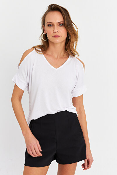 Cool & Sexy Λευκή γυναικεία μπλούζα ανοιχτού ώμου - BR1329