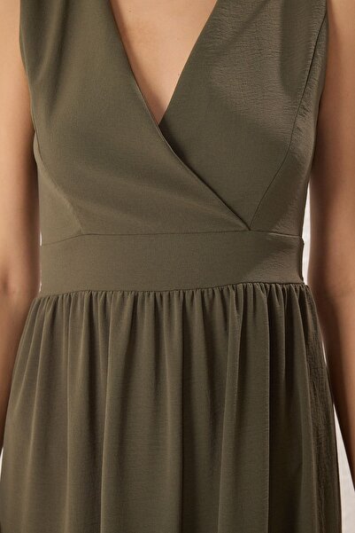 Trendyol Collection Χακί ίσια φούστα μέση που ανοίγει Midi υφαντό φόρεμα TWOSS25EL00201