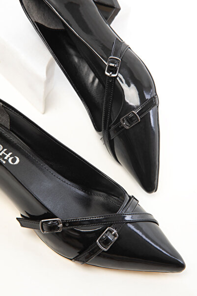 SOHO Fekete lakkbőr-platina női klasszikus sarkú cipő Modell: 19647