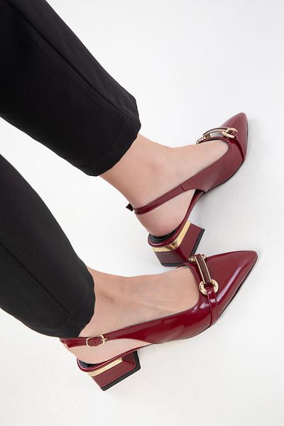 SOHO Klassische Damenschuhe mit Absatz aus bordeauxrotem Lackleder 20423