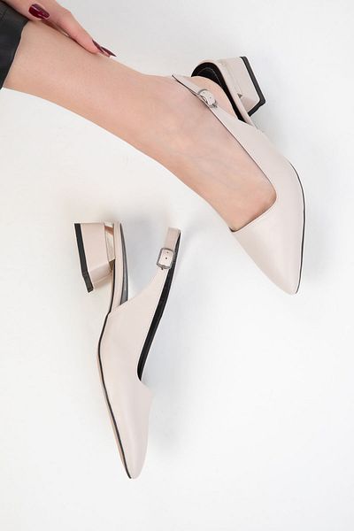SOHO Beigefarbene klassische Damenschuhe mit Absatz 20402