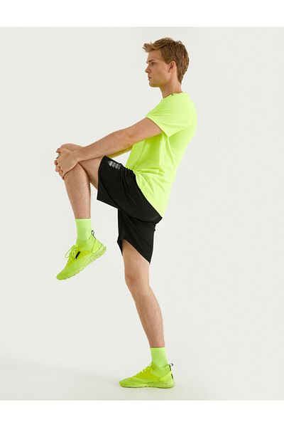 Koton Pantaloni scurți sport cu imprimeu negru pentru bărbați