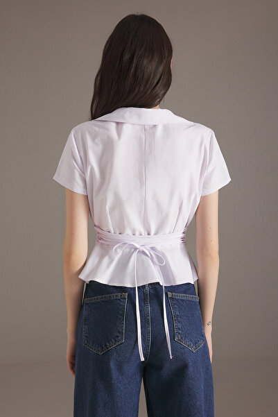 Trendyol Collection Cămașă cu guler alb detaliat TWOSS25GO00139