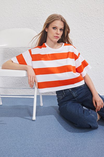 Trendyol Collection Red Striped Cycling Patchwork Casual Short Knitted T-Shirt Twoss25Ts00193