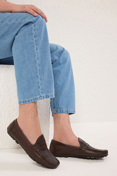TRENDYOL SHOES Hnedé pánske mokasínové topánky z pravej kože so štvorcovou špičkou TAKSS25LA00012