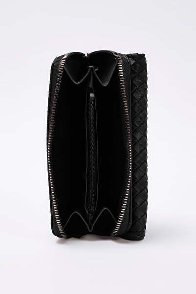 TRENDYOL SHOES Portofel de damă cu închidere cu snap și fermoar cu textura neagră TAKSS25CU00000