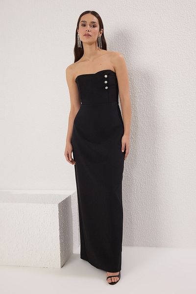 Trendyol Collection Lange, schicke Abendkleider und Abschlussballkleider mit Details aus gewebtem Detail und schwarzem, trägerlosem Steinaccessoire
