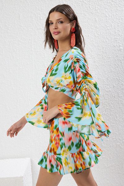 Trendyol Collection Tbess23Au00128 Floral Print Woven Blouse and Shorts Beach Set