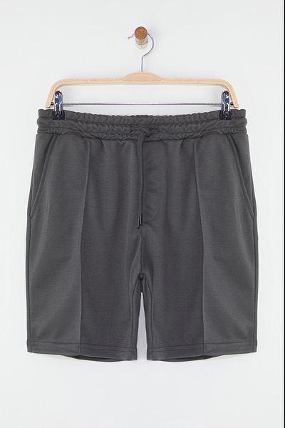 Trendyol Collection Anthrazitfarbene, mittelgroße, strukturierte Piqué-Shorts mit Gummizug und Nahtdetails, reguläre Passform TMNSS23SR00042