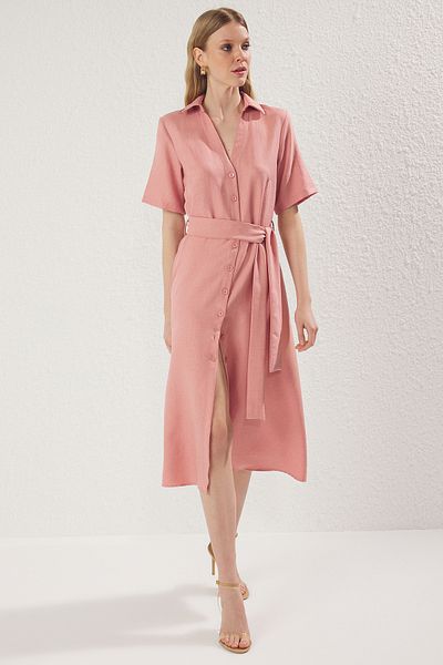 Trendyol Collection Φόρεμα με ζώνη Dusty Rose ίσιο υφαντό μίντι TWOSS25EL00285
