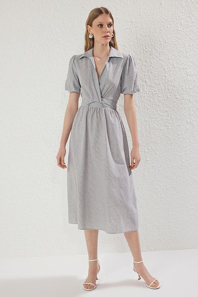 Trendyol Collection Μαύρο ριγέ φόρεμα με λεπτομέρεια μίντι TWOSS23EL02233
