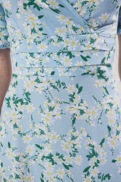 Trendyol Collection Μπλε φλοράλ Μίνι υφαντό φόρεμα σε γραμμή Α TWOSS25EL00655