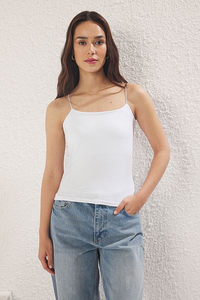 Trendyol Collection Schwarz-Schwarz-Weiß 3er-Pack Träger mit quadratischem Ausschnitt, flexibles Unterhemd TWOSS24AL00054
