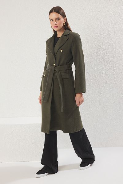 Trendyol Collection Dlouhý vlněný kabát s khaki páskem se zlatými knoflíky - TWOAW23KB00018