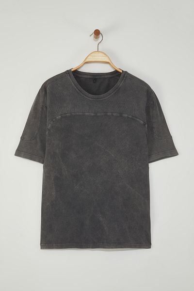 Trendyol Collection Μπλουζάκι ανθρακί χρώματος Oversize Fabric Mix - Πτυσσόμενο/Χλωμό εφέ, TMNSS25TS00014