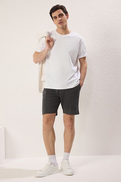 Trendyol Collection Антрацит середньої довжини з текстурованою еластичною талією з піке і детальним регулярним кроєм TMNSS23SR00042