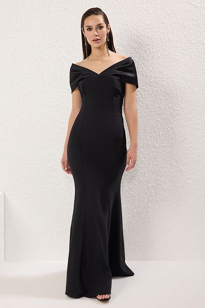 Trendyol Collection Schwarzes, gewebtes, langes, schickes Abendkleid und Abschlusskleid mit Fischschnitt TPRSS25AE00159