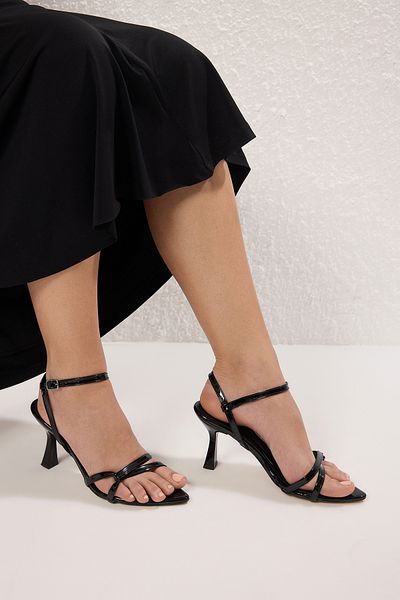 TRENDYOL SHOES Black Patent Leather Pointed Toe Women Thin Heels Sandals Takss25To00062