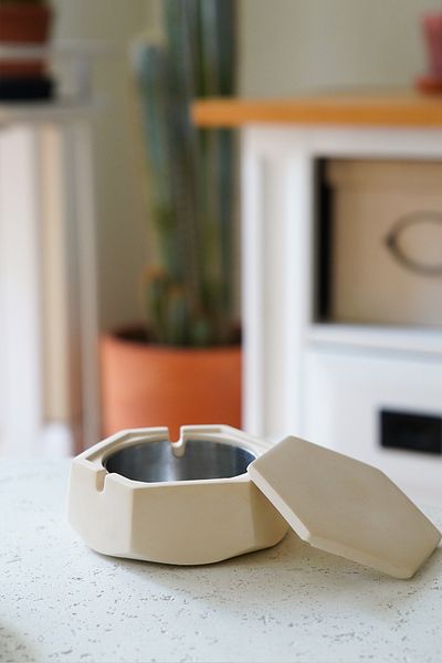 sin istanbul Beige Colored Steel Ash Tray with Lid