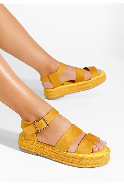 B T Shoes Sandale cu platformă Coraline galbene