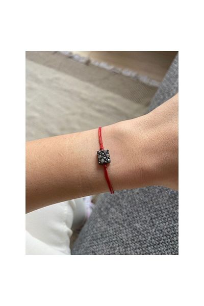 Juju Red String Square Bracelet with Stones in the Middle